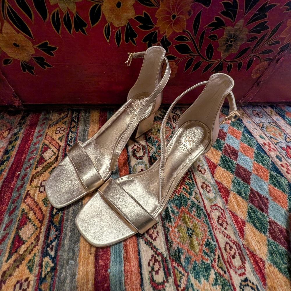 Vince Camuto - Margry Ankle Strap Block Heel Sandal in GOLD